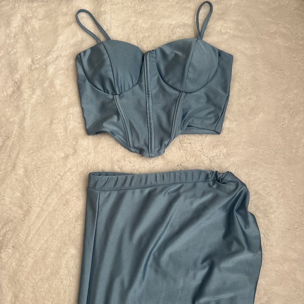 Elegant Blue Women's 2 piece corset and skirt set